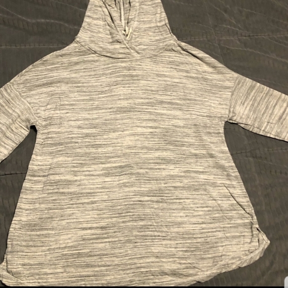 FREE w/ 3+ items bundle - Lounge Hoodie - Picture 3 of 3